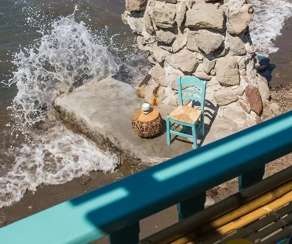 Turquoise Boathouse In Ii Apartman